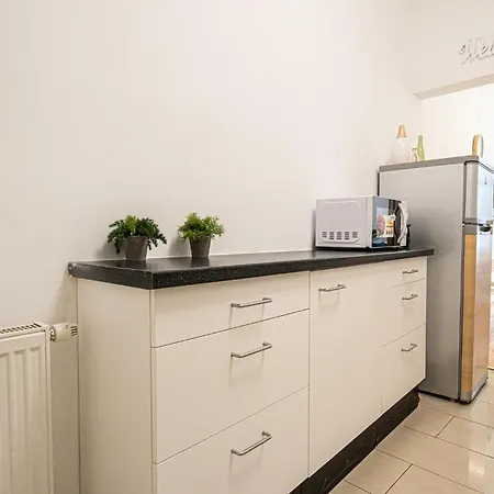 Home Like 2Br Apt Near Wien Penzing Exterior photo